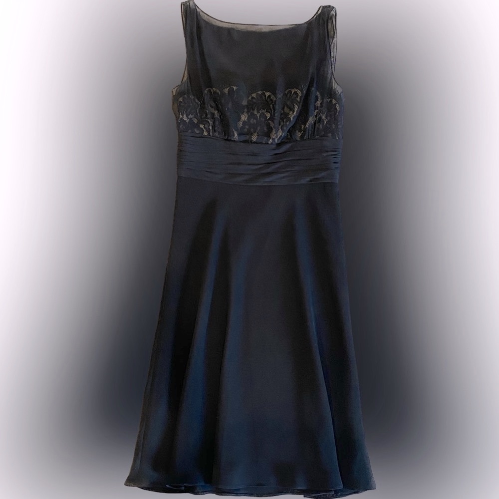 Beautiful ANN TAYLOR black lace dress size 2